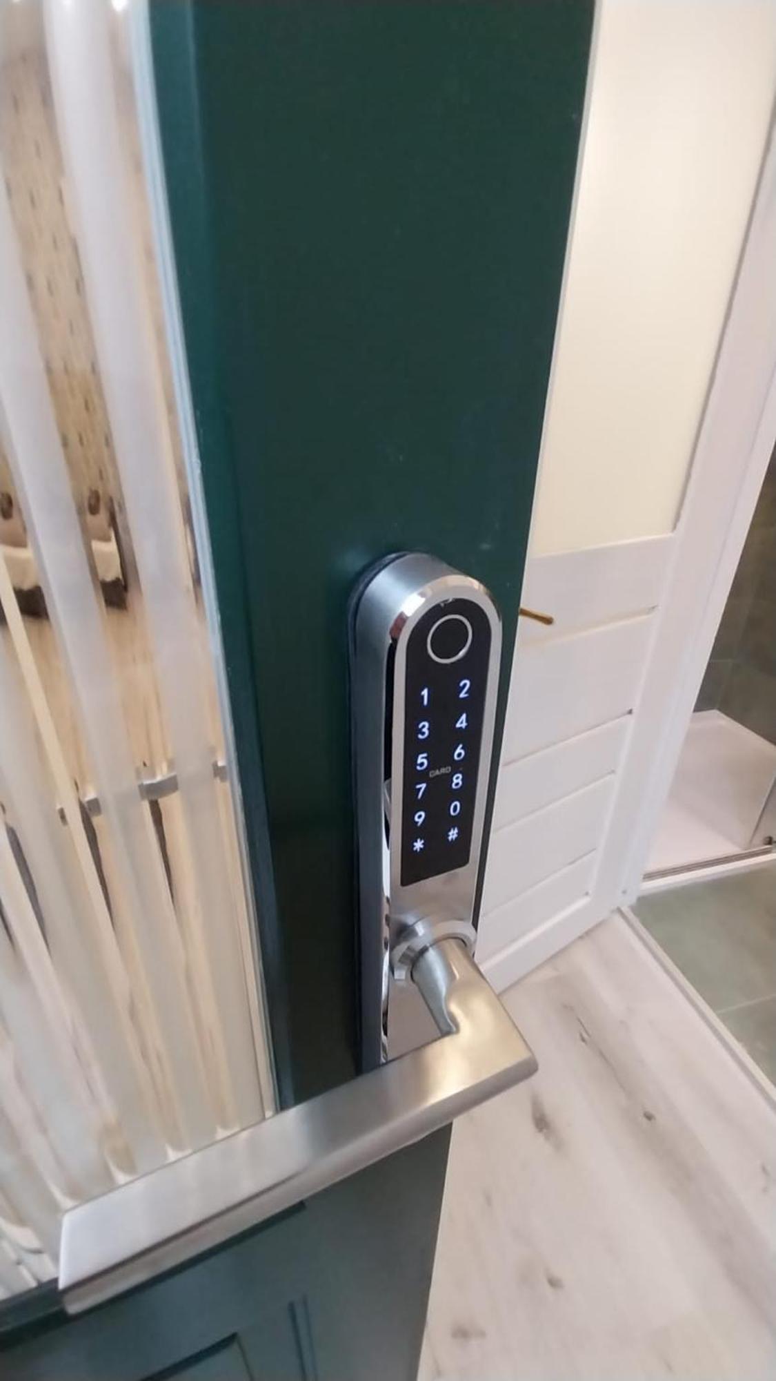 בודפשט Szekely Apartment Near Deak Ferenc Square With Free Parking In Garage מראה חיצוני תמונה