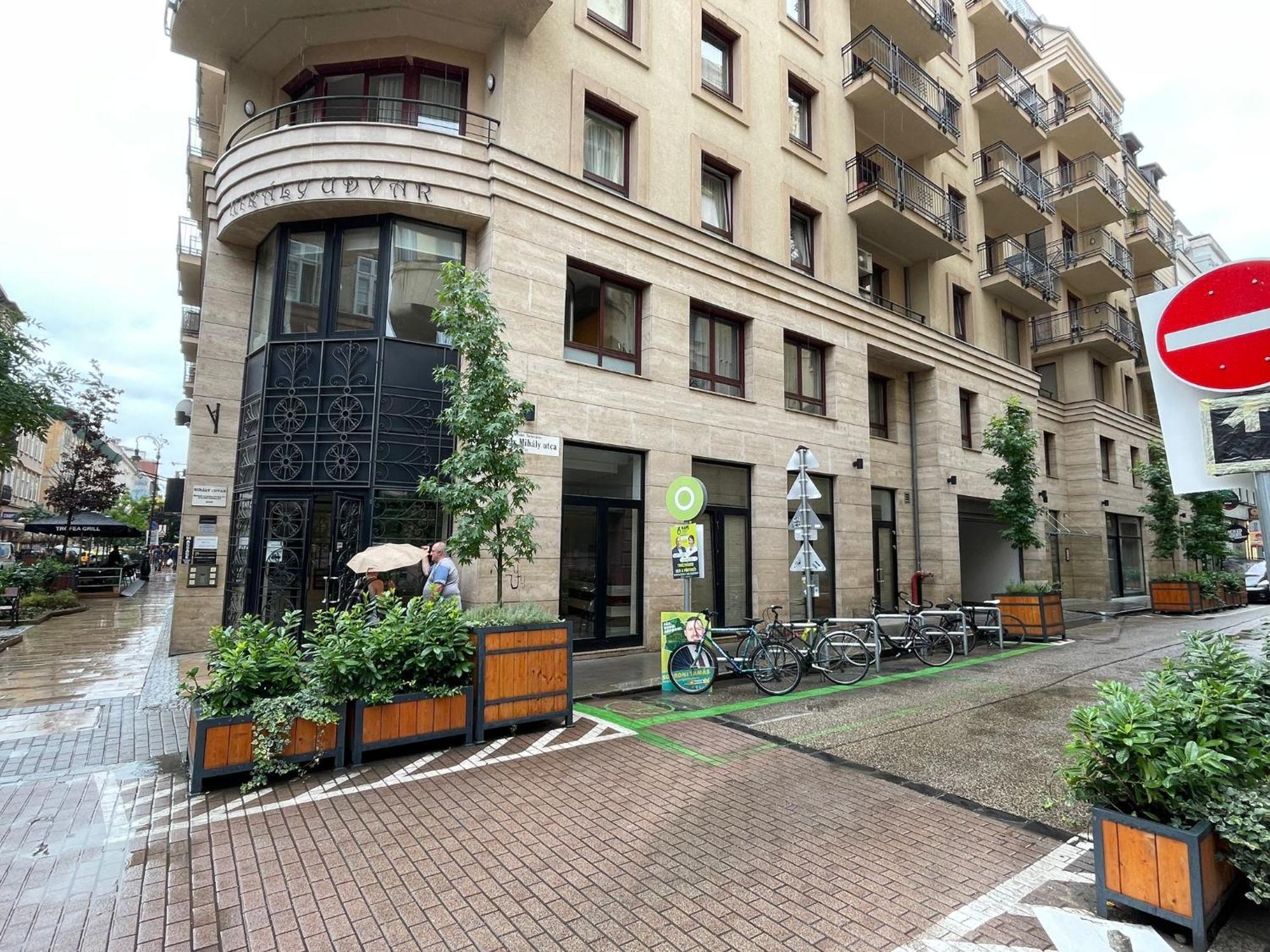 בודפשט Szekely Apartment Near Deak Ferenc Square With Free Parking In Garage מראה חיצוני תמונה